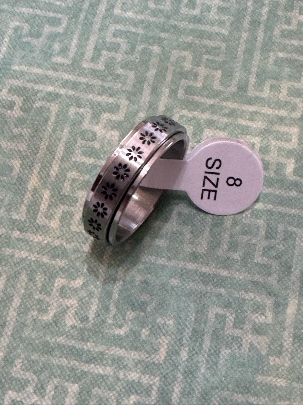 SPINNER RING SIZE 8 - Picture 5 of 9